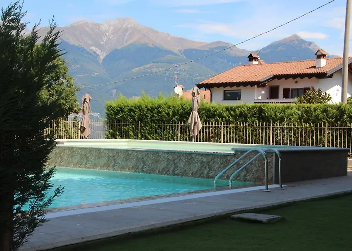 Tadi Laro Luxury Relax Comer Colico