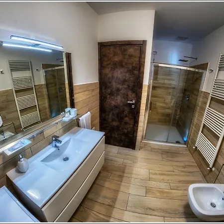 Tadi Laro Luxury Relax Comer Colico Apartamento